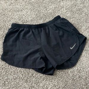 ⚜️ Nike running shorts